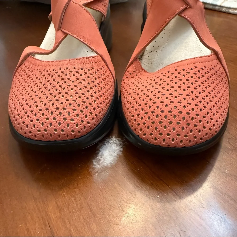 Jambu Women's Coral pink Belize closed toe wedge sandals size 11 - Picture 3 of 6